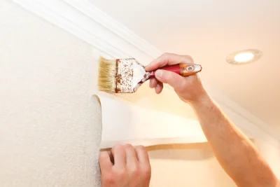 Pose de papier peint à Crazannes — revêtements muraux et toiles de verre